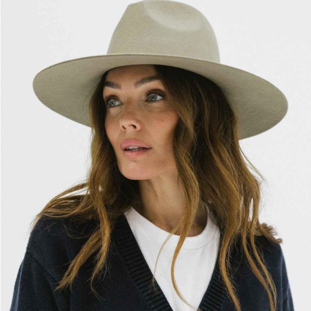 GIGI PIP Sage Emma Hat